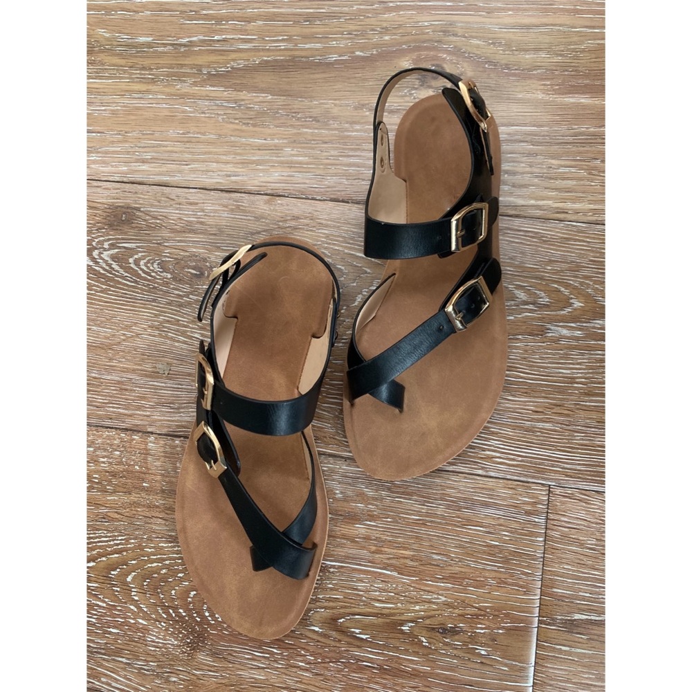 🌈 LAST CHANCE🌈 Brand new black toe hold sandals